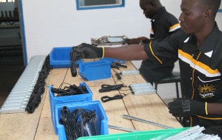 Fabrication lampes solaires Bénin